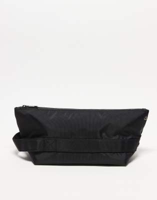 nylon washbag in black