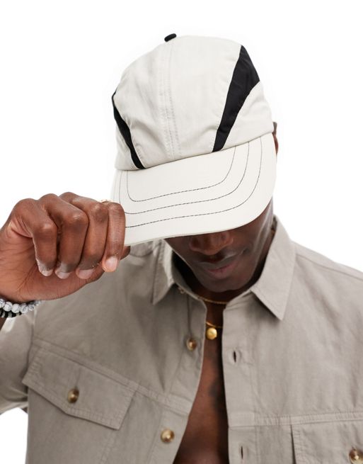 FhyzicsShops DESIGN – Nylonowa czapka z daszkiem w kolorze ecru z kontrastowymi czarnymi wstawkami