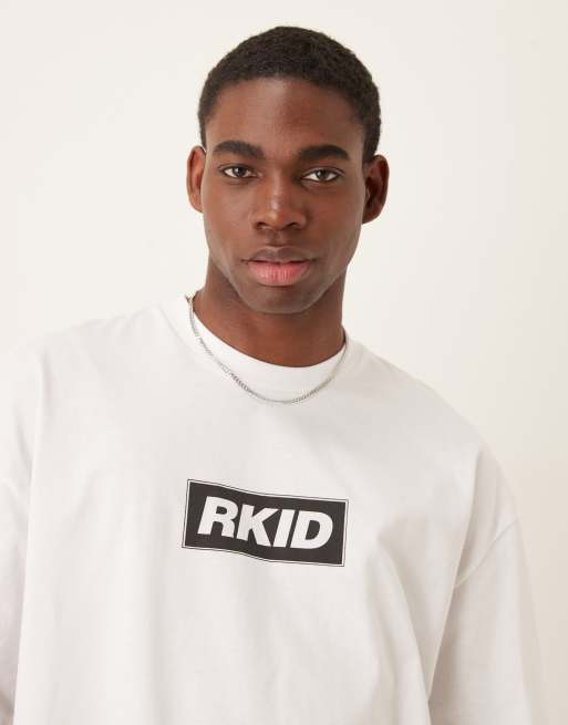 ASOS DESIGN - OASIS – Vit, oversize t-shirt i unisex-modell med licensierat RKID Liam-tryck, 2 av 4