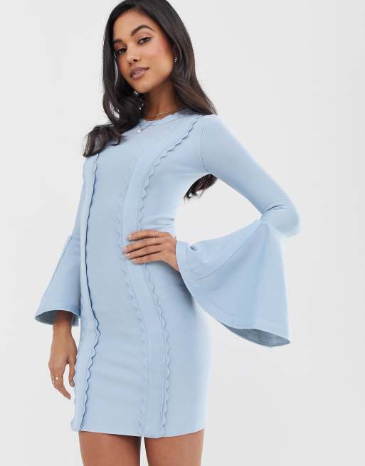 ASOS DESIGN - Obcisła sukienka mini z rozszerzanymi rękawami i falbankami