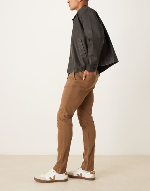 ASOS DESIGN – Obcisłe brązowe spodnie, 3 z 5