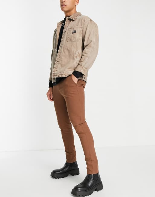 ASOS DESIGN – Obcisłe chinosy w ciepłym odcieniu brązu