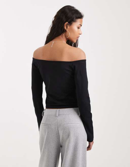 ASOS DESIGN – Oberteil aus Baumwoll-Jersey in Schwarz mit Carmen-Ausschnitt, 3 von 4