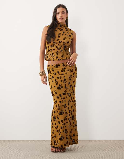ASOS DESIGN Oberteil aus beflocktem Mesh mit Raffungen an der Seite und hohem Kragen, Kombiteil, 2 von 4