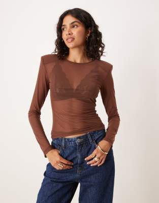 ASOS DESIGN - Oberteil aus Netzstoff in Braun mit Schulterpolstern-Brown