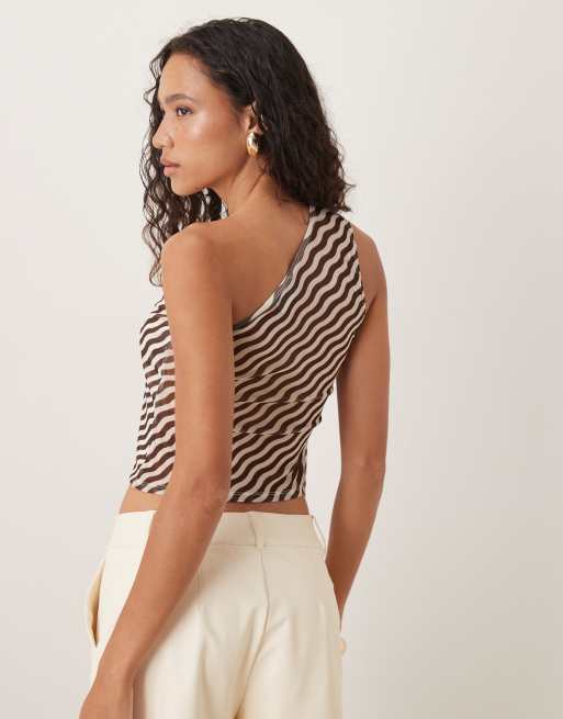 ASOS DESIGN – Oberteil aus Netzstoff in Schokobraun und Weiß gestreift mit One-Shoulder-Schaldetail, 3 von 4