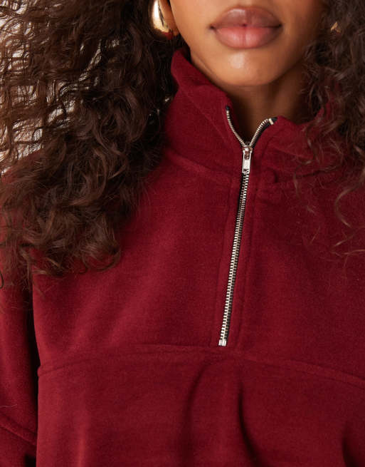 ASOS DESIGN – Oberteil aus Polar-Fleece in Burgunderrot mit kurzem Reißverschluss, 4 von 4