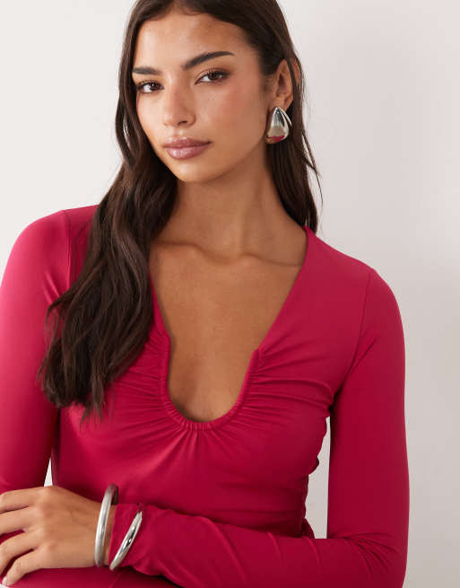 ASOS DESIGN Oberteil aus Polyamid mit langen Ärmeln, U-Ausschnitt und weitem Halsausschnitt in Kirschrot, 2 von 4