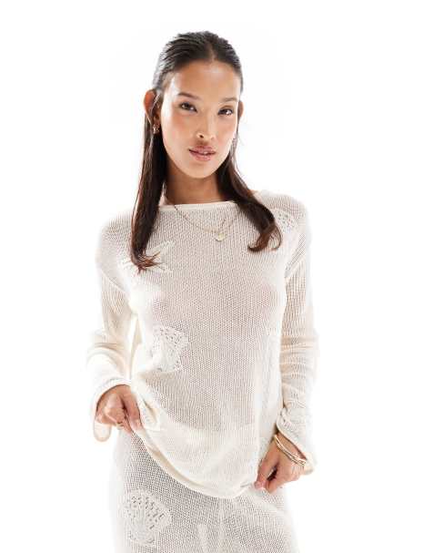 ASOS DESIGN – Oberteil aus Spitzen-Strick in Ecru mit U-Boot-Ausschnitt und Muschelmotiven - view 1