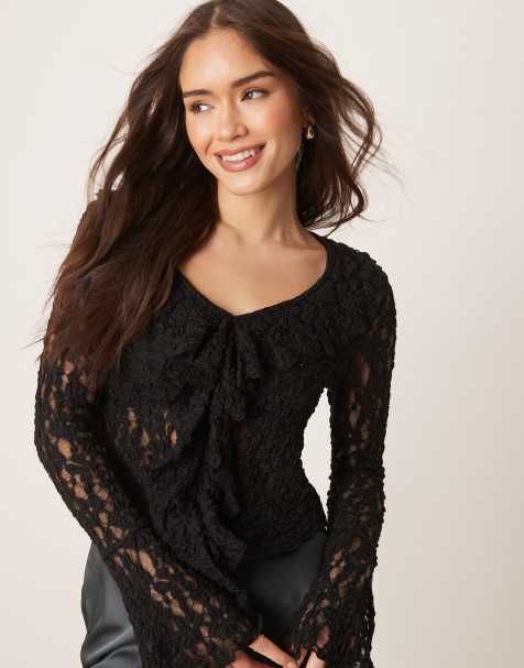 ASOS DESIGN – Oberteil aus strukturierter Spitze in Schwarz mit Bindeband vorne und Rüschendetails - view 1