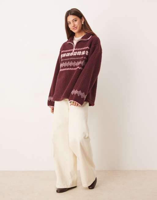 ASOS DESIGN – Oberteil aus Teddyfleece in Pflaume mit platziertem Norwegermuster in Rosa, 4 von 4