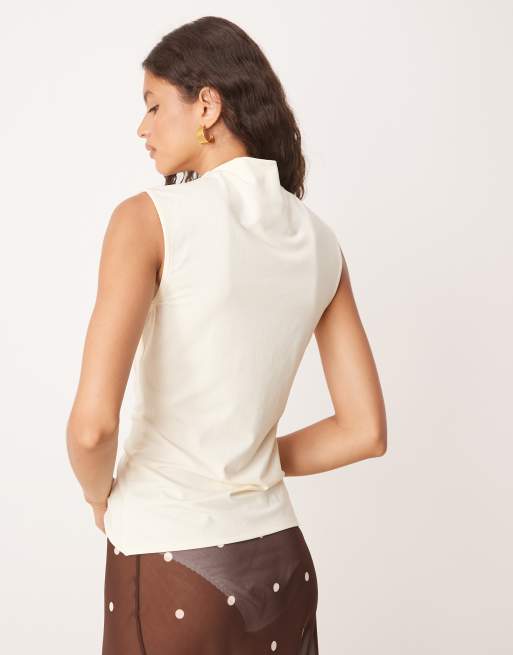 ASOS DESIGN – Oberteil in Buttermilchgelb mit verdrehter Vorderseite und Stehkragen, 4 von 4
