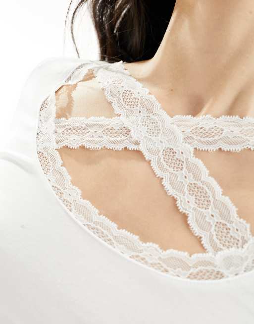 ASOS DESIGN – Oberteil in Elfenbeinweiß mit U-Ausschnitt und überkreuzten Spitzenriemen, 3 von 4