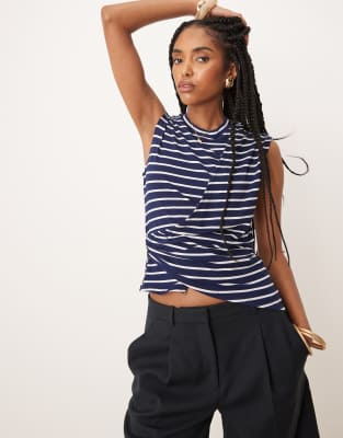 ASOS DESIGN - Oberteil in gestreiftem Marineblau mit Korsett-Taille-Bunt