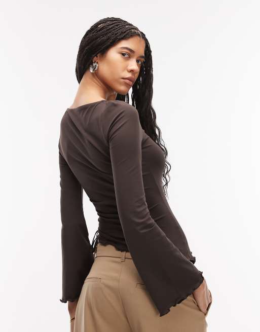 ASOS DESIGN – Oberteil in Schokobraun mit ausgestellten Ärmeln und Tunnelzug, 3 von 4