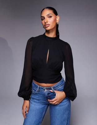ASOS DESIGN - Oberteil in Schwarz mit hohem Ausschnitt, Bindebändern am Rücken und Knitteroptik