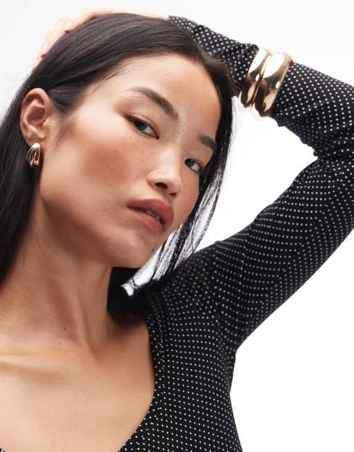 ASOS DESIGN – Oberteil in Schwarz mit Polka-Dot-Design und U-Ausschnitt, 3 von 4
