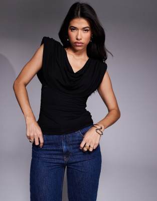 ASOS DESIGN - Oberteil in Schwarz mit Schulterpolstern und Drapierung