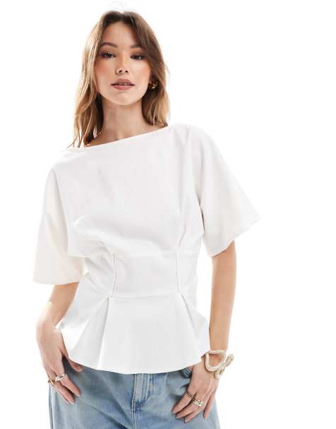 ASOS DESIGN – Oberteil in Weiß mit tailliertem Nahtdetail - view 1