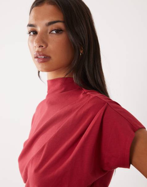 ASOS DESIGN Oberteil mit gedrehter Schulter in Dunkelrot - view 1