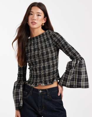 ASOS DESIGN - Oberteil mit gesmokten Flügelärmeln und mehrfarbigem Karomuster-Bunt