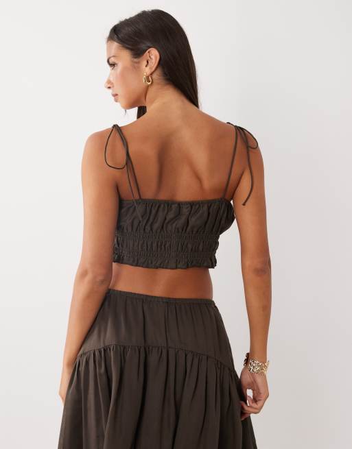 ASOS DESIGN Oberteil mit Smokdetails und Bindeträgern in Braun, 3 von 4