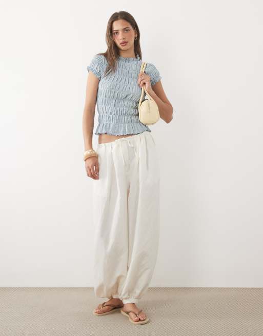 ASOS DESIGN Oberteil mit Smokdetails und kurzen Ärmeln in Hellblau, 2 von 4