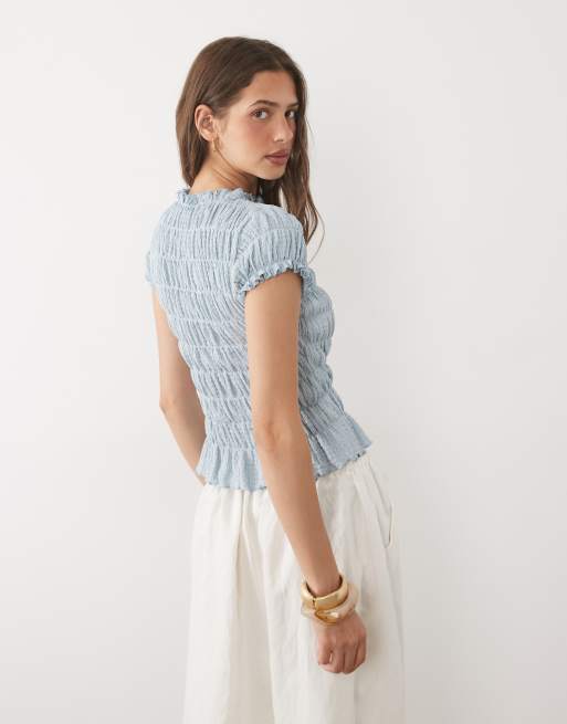 ASOS DESIGN Oberteil mit Smokdetails und kurzen Ärmeln in Hellblau, 3 von 4