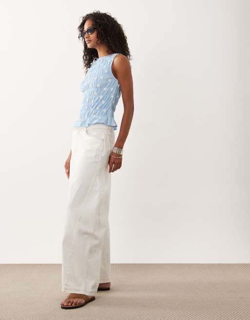 ASOS DESIGN Oberteil mit Smokpartie und U-Boot-Ausschnitt in Blau und Creme mit Polka-Dot-Muster, 3 von 4
