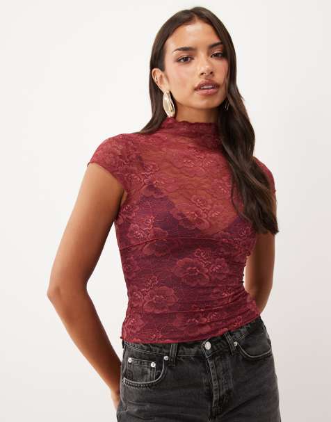 ASOS DESIGN Oberteil mit Spitzen-Colour-Blocking und Kappärmeln in Pflaume - view 1