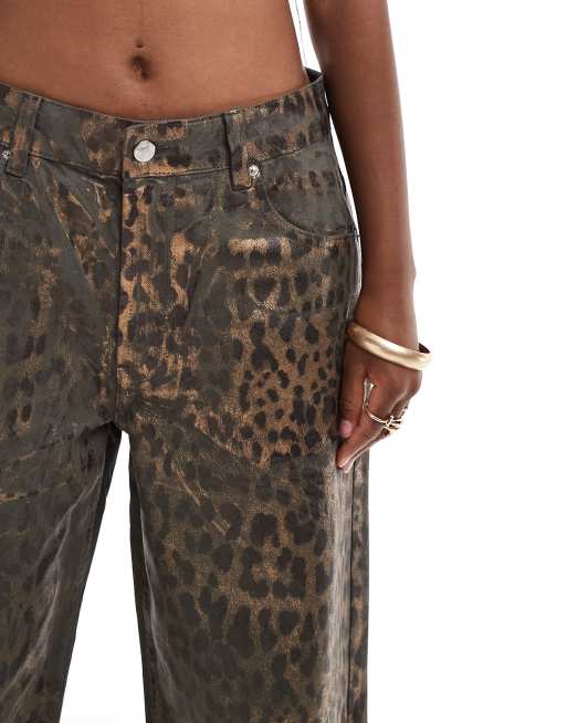 ASOS DESIGN – Obszerne jeansy w metaliczne cętki, 2 z 5