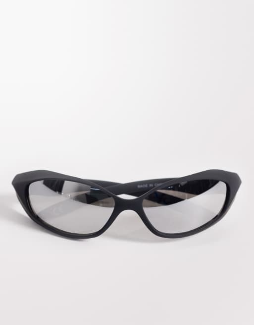 ASOS DESIGN - Occhiali da sole avvolgenti con montatura nera opaca e lenti a specchio, 3 di 3
