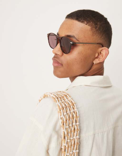 ASOS DESIGN - Occhiali da sole rotondi con montatura marrone scuro e lenti bordeaux