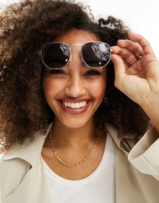 ASOS DESIGN Occhiali da sole rotondi in metallo color oro con lenti polarizzate ASOS
