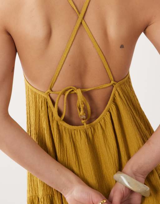 ASOS DESIGN – Ockrafärgad, strukturerad maxiklänning i trapetsstil med halterneck, 2 av 4