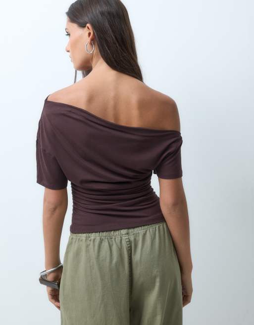 ASOS DESIGN off shoulder metal ring studs top in chocolate, 2 of 4