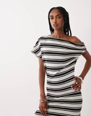 ДИЗАЙНЕРСКОЕ миди-платье ASOS с открытыми плечами и складками в темно-синюю полоску с принтом в темно-синюю полоску