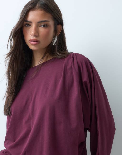 ASOS DESIGN off-shoulder mini jurk met vleermuismouwen in bordeauxrood, 2 van 5
