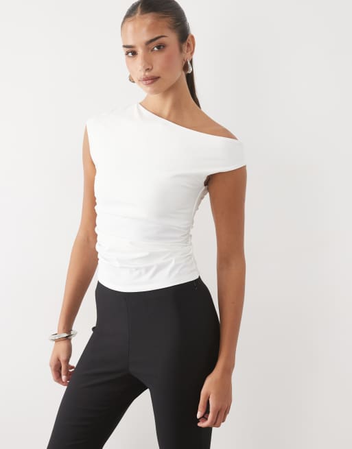 ASOS DESIGN off shoulder ruched detail top in cream, 3 of 4
