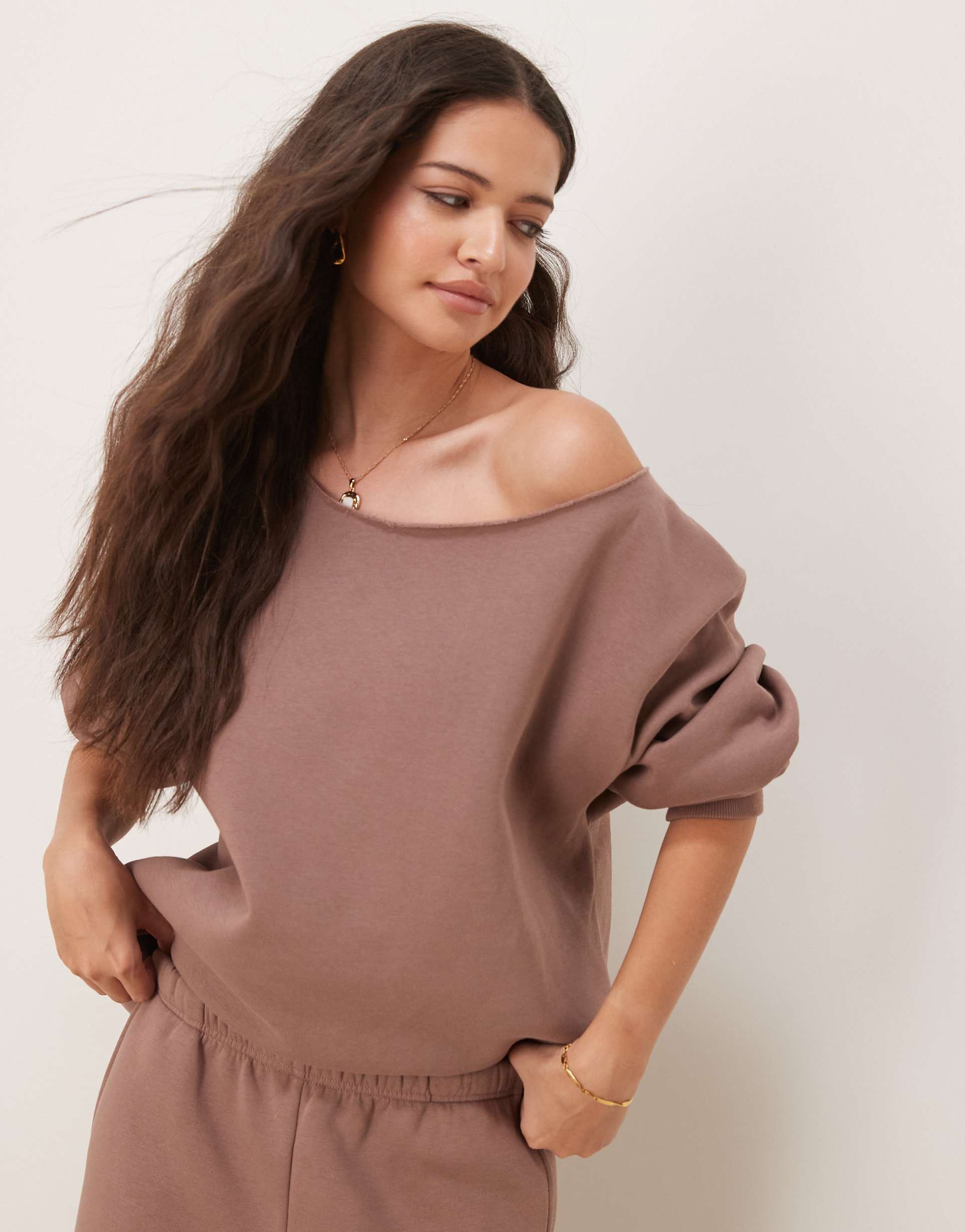 asos design off shoulder sweat in chocolate - part of a set