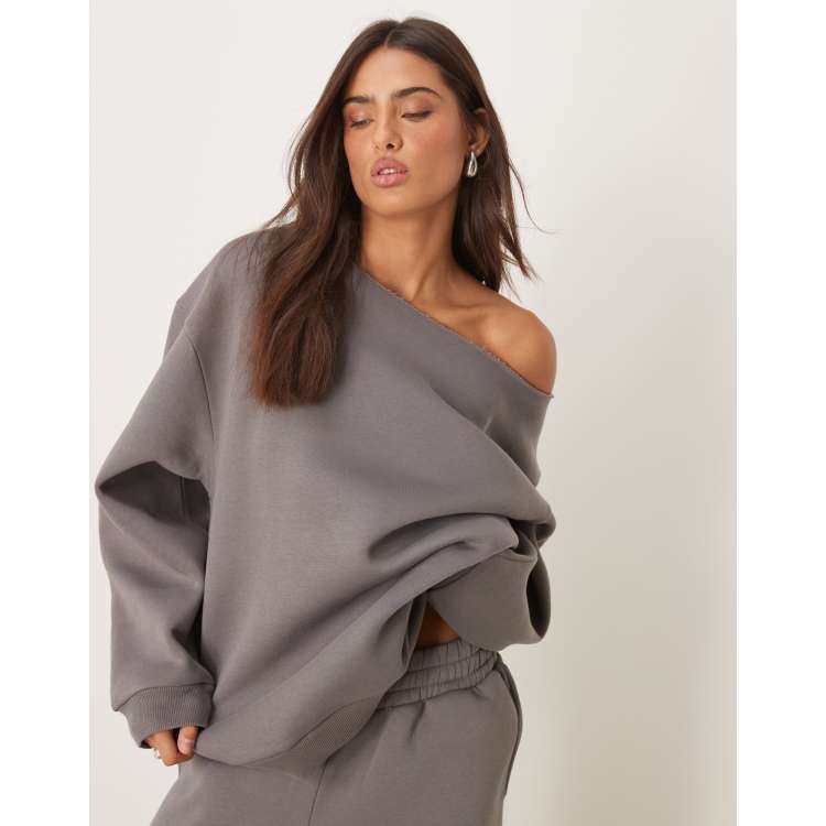 OFF SHOULDER SWEAT / WHITE – DICH HENDERSON