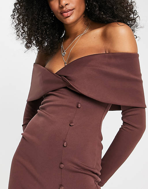 Dresses  off the shoulder sweetheart midi dress with button detail in chocolate 