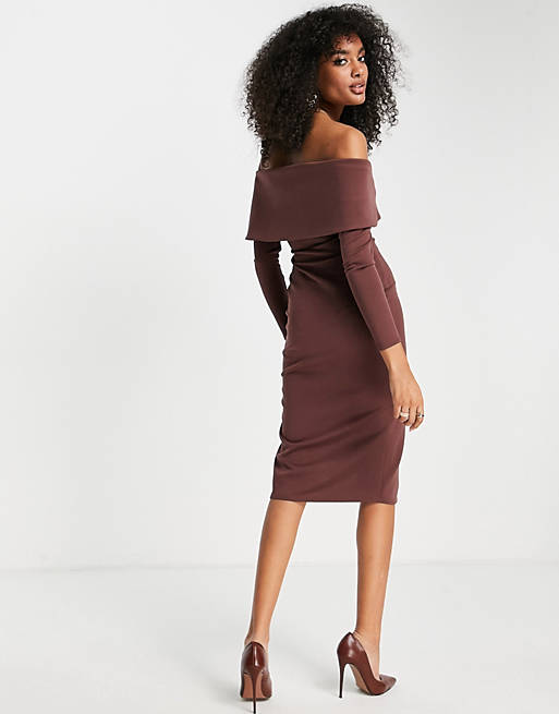 Dresses  off the shoulder sweetheart midi dress with button detail in chocolate 