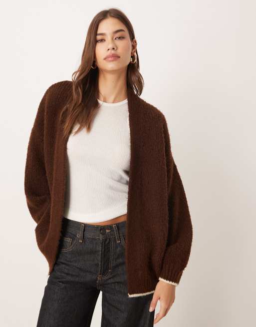 ASOS DESIGN – Offene, dicke Strickjacke in Schokobraun mit Zierstreifen, 4 von 4