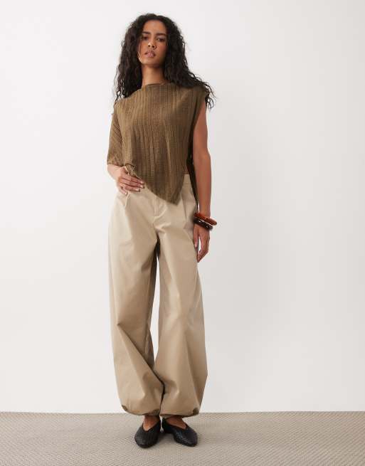 ASOS DESIGN offshoulder-kappe i struktureret stof i khaki, 2 af 4