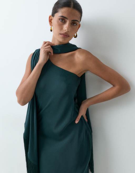 ASOS DESIGN offshoulder maxikjole i satin med frynser og tørklæde i mørkegrøn, 2 af 5