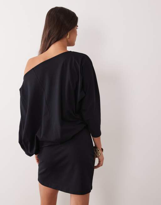 ASOS DESIGN offshoulder minikjole med flagermusærmer i sort, 4 af 4
