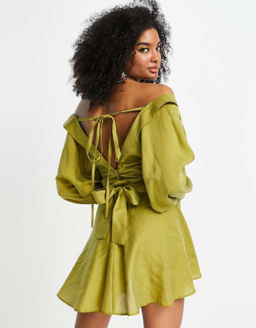 ASOS DESIGN - Offshoulder-miniskjortekjole med bindebånd i vasket grøn, 2 af 4