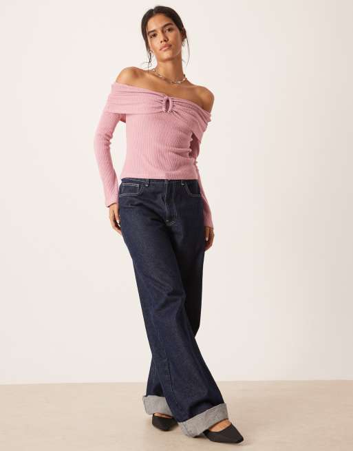 ASOS DESIGN - Offshoulder-trøje med metaldetalje i superblødt børstet ribstrik, 2 af 4