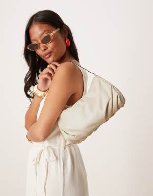 ASOS DESIGN - Offwhite skuldertaske med flaplukning i skylignende design - view 1